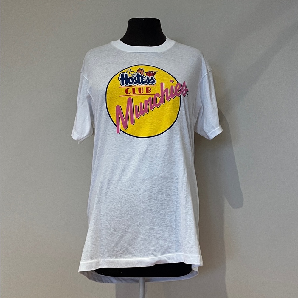 VTG Hostess Club Munchies white tee
